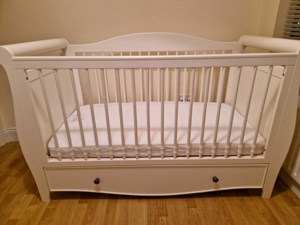 Bloomsbury on sale cot bed