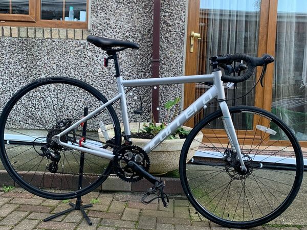 Carrera zelos discount womens road bike