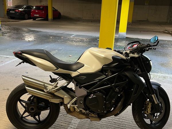 Mv agusta online brutale 2011