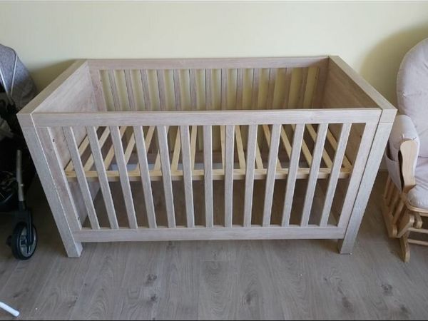 Cuggl oak clearance cot