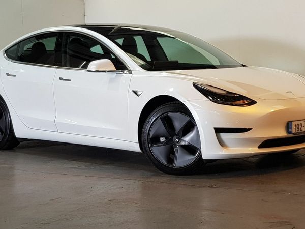 Tesla MODEL 3 Saloon, Electric, 2019, White