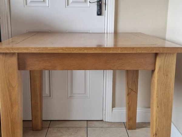 Small square deals oak table