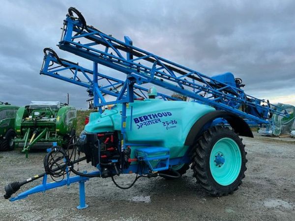 Second-hand BERTHOUD BOXER 3000 RADMOTOR - self-propelled sprayer