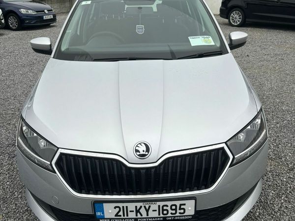 Skoda Fabia Hatchback, Petrol, 2021, Grey