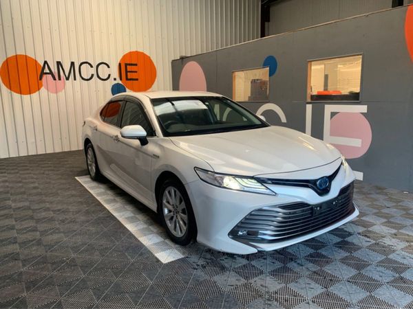Toyota Camry Saloon, Hybrid, 2018, White
