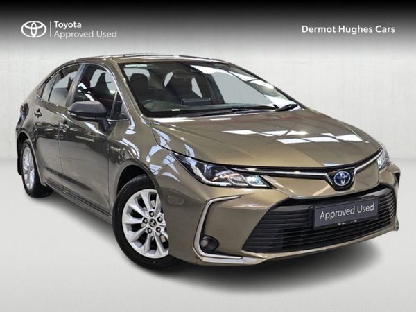 Toyota Corolla Saloon, Hybrid, 2019, Gold
