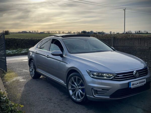 Volkswagen Passat Saloon, Petrol Plug-in Hybrid, 2018, Silver