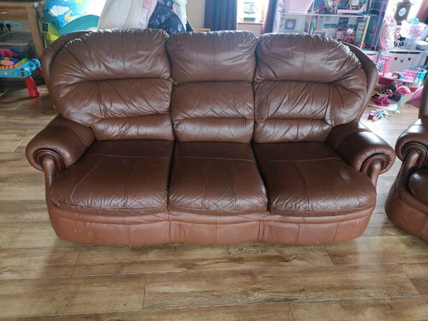 Done deal online leather sofa