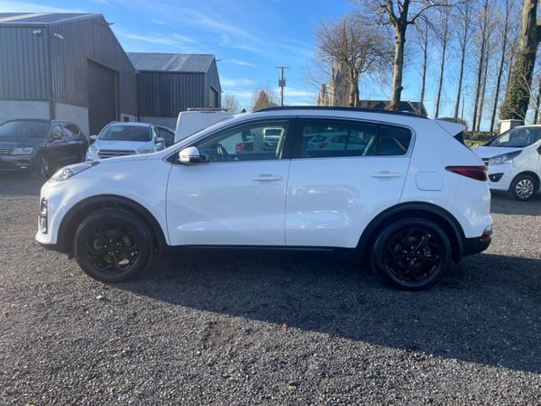 Kia Sportage SUV, Diesel Hybrid, 2021, White