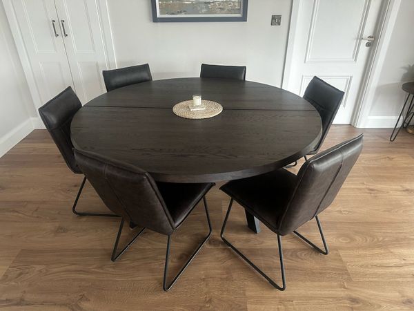 Black and oak store dining table set