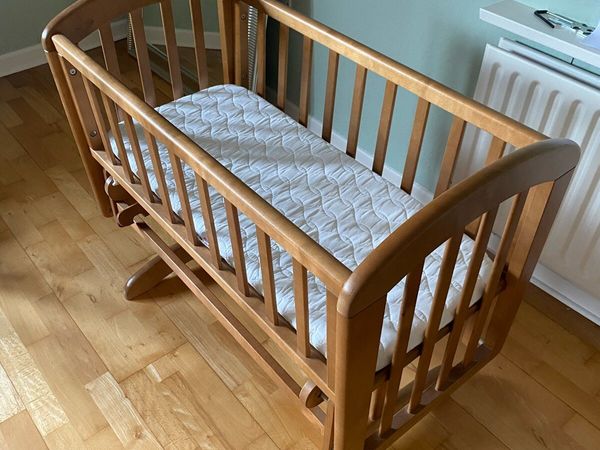 Troll swinging clearance crib