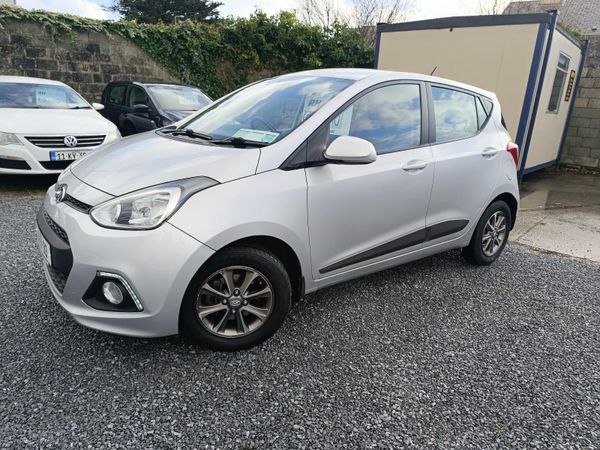 Hyundai i10 Hatchback, Petrol, 2015, Silver