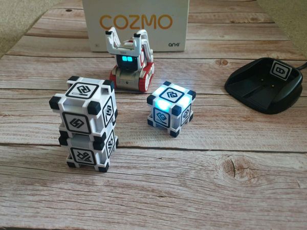 Cozmo very online