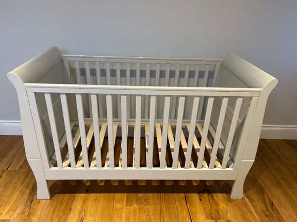 Mia sleigh shop cot bed