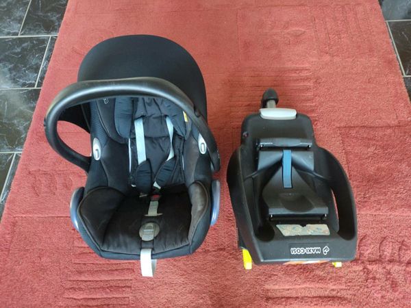 Maxi cosi car hotsell seat done deal