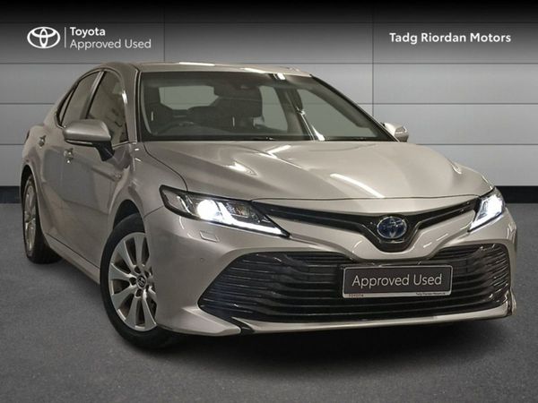 Toyota Camry Saloon, Hybrid, 2019, Silver