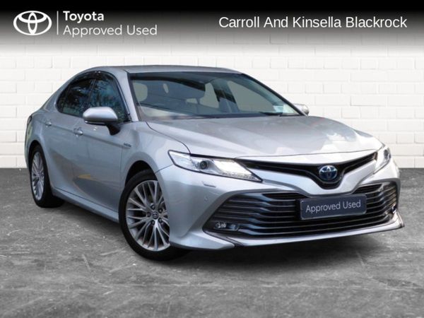 Toyota Camry Saloon, Hybrid, 2021, Silver