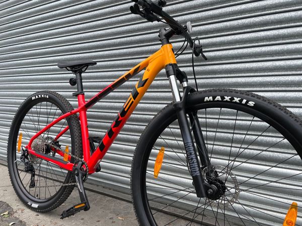 Trek marlin 7 2021 deals for sale