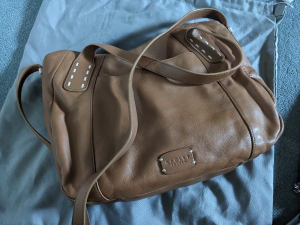 Carvela hot sale tan bag