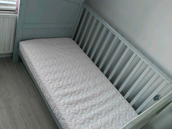 Addington cot outlet bed