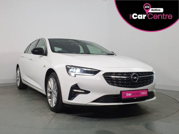 Opel Insignia Hatchback, Diesel, 2022, White