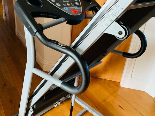 T102 treadmill discount