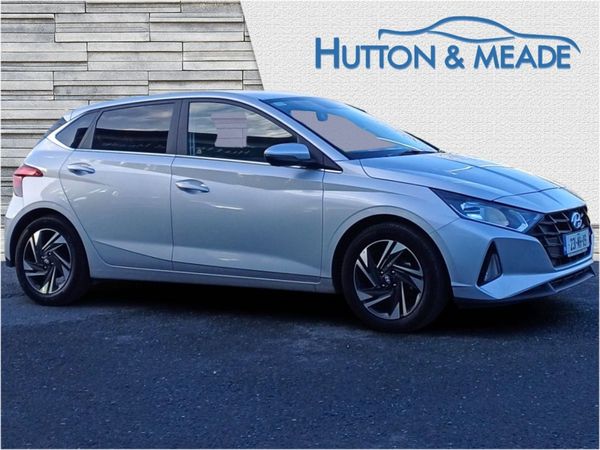 Hyundai i20 Hatchback, Petrol, 2023, Silver
