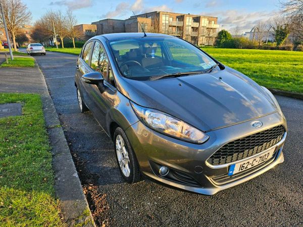 Ford Fiesta Hatchback, Petrol, 2016, Grey