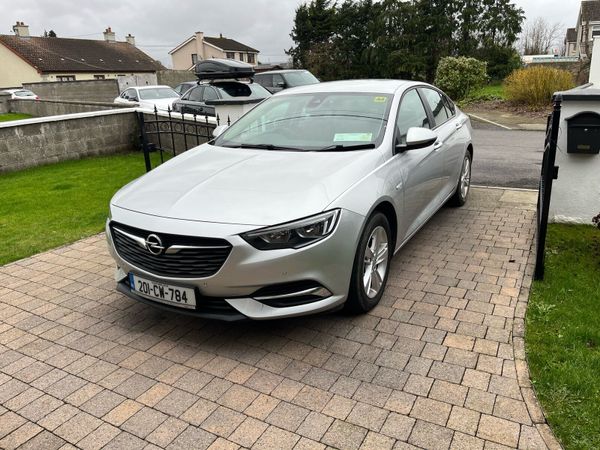 Opel Insignia Hatchback, Petrol, 2020, Grey