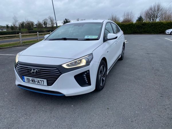 Hyundai IONIQ Hatchback, Hybrid, 2019, White
