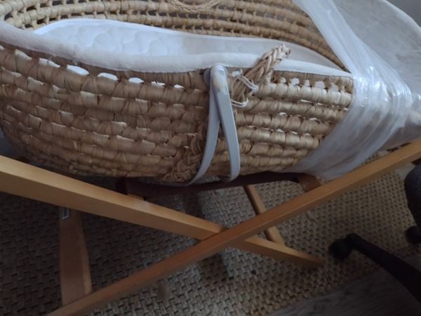 Moses basket with stand and clearance mattress