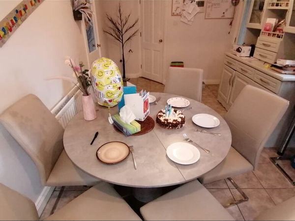 Ercol round deals table and chairs