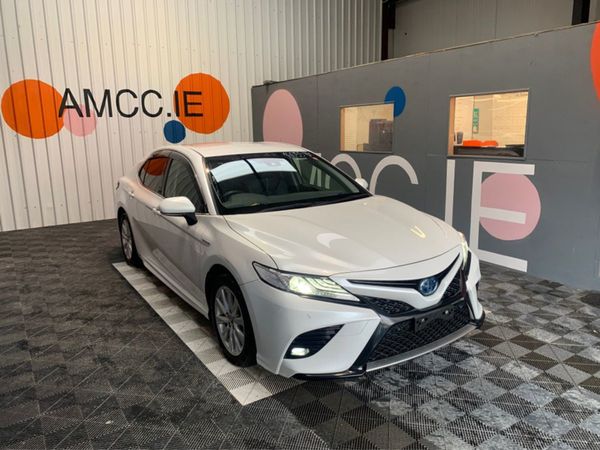 Toyota Camry Saloon, Hybrid, 2019, White