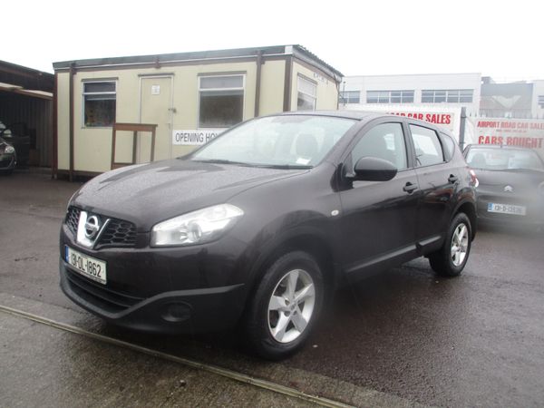 Nissan Qashqai Hatchback, Diesel, 2013, Purple