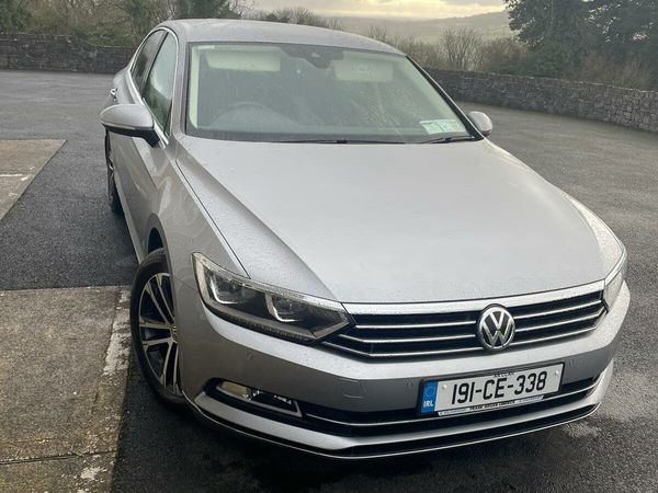 Volkswagen Passat Saloon, Diesel, 2019, Grey