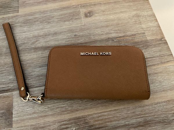 Michael kors shop card holder sale