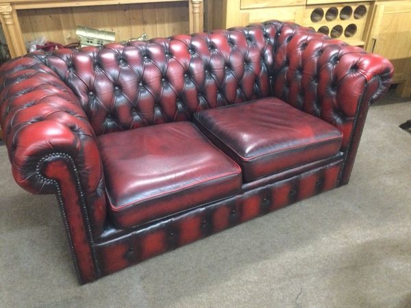 Done deal clearance chesterfield sofa