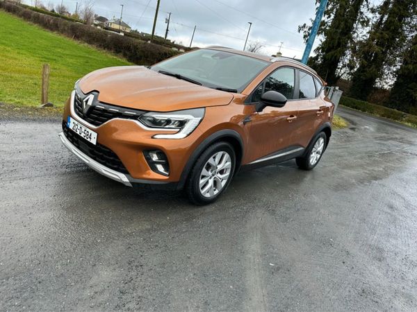 Renault Captur Hatchback, Petrol, 2021, Orange