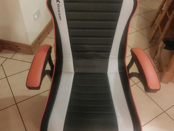 X rocker firestorm best sale 2.1 pedestal gaming chair