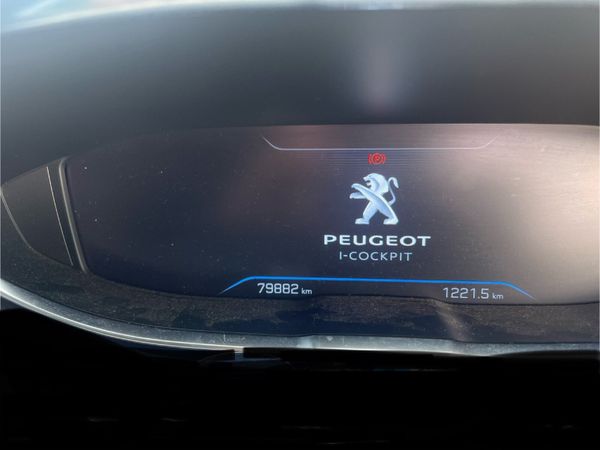 Peugeot 3008 MPV, Diesel, 2019, Red