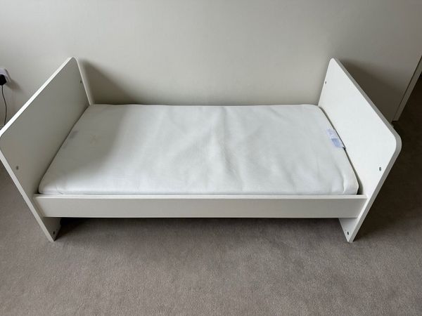 Mamas and papas outlet rocco cot bed manual