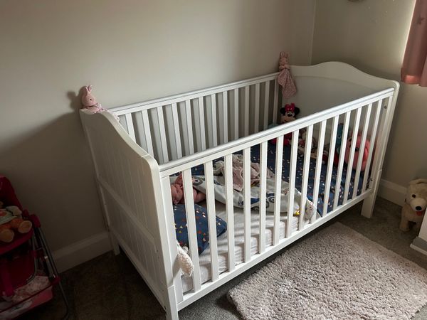 Cambridge cot outlet bed