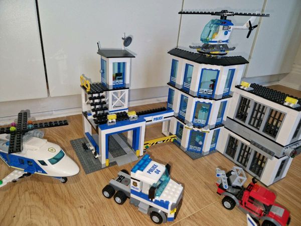 Lego police best sale station 60141 instructions