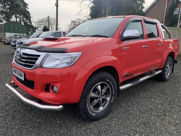 Toyota Hilux Pick Up, Diesel, 2015, Red