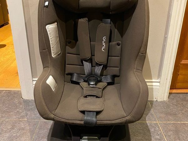 Nuna suited store car seat