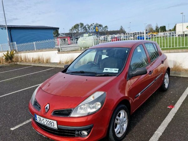 Renault Clio Saloon, Petrol, 2006, Red