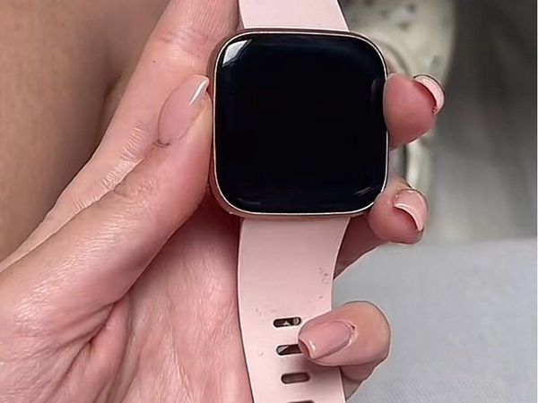 Fitbit versa discount periwinkle rose gold