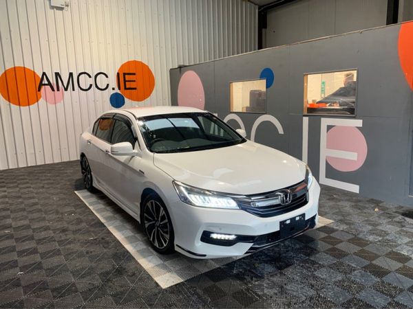 Honda Accord Saloon, Hybrid, 2018, White