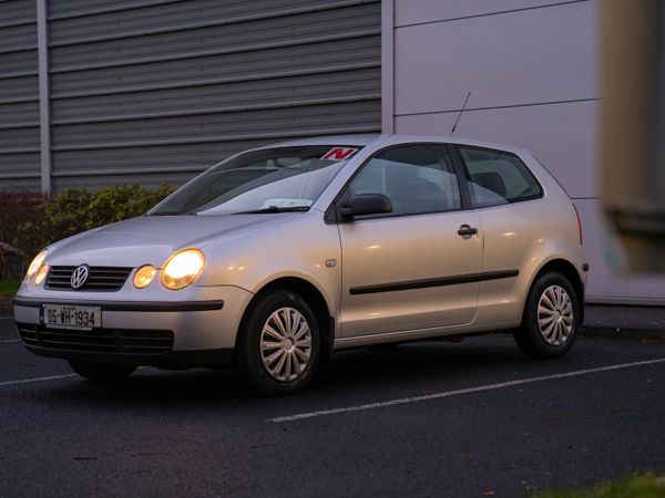 Volkswagen Polo Hatchback, Petrol, 2005, Silver