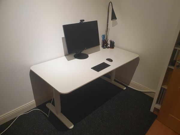 Bekant sit deals stand desk